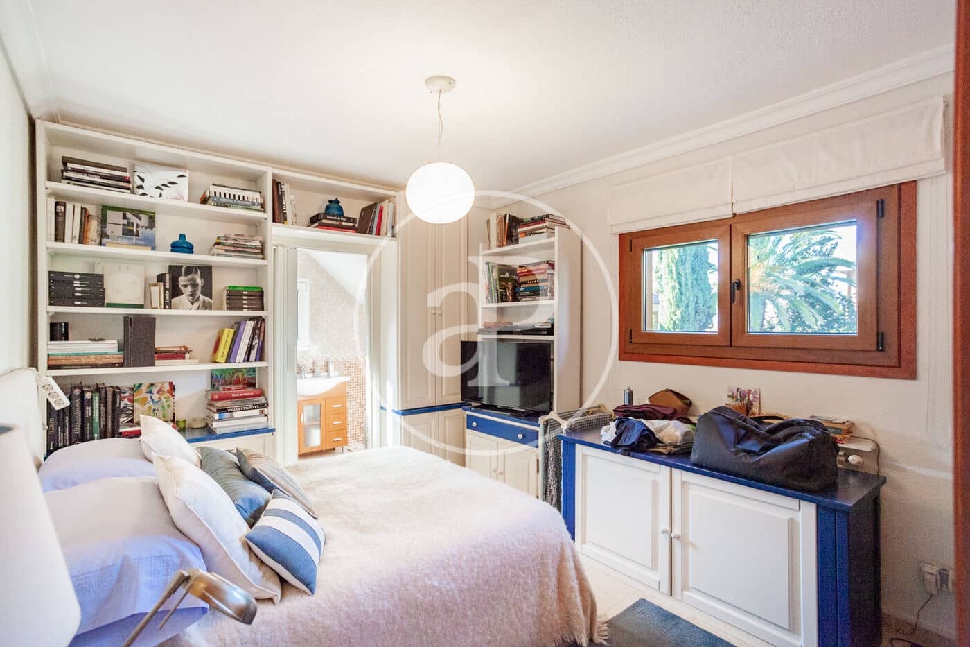 7 bedroom Villa for sale in Pozuelo de Alarcon with pool - € 1,650,000 (Ref: 9686443)