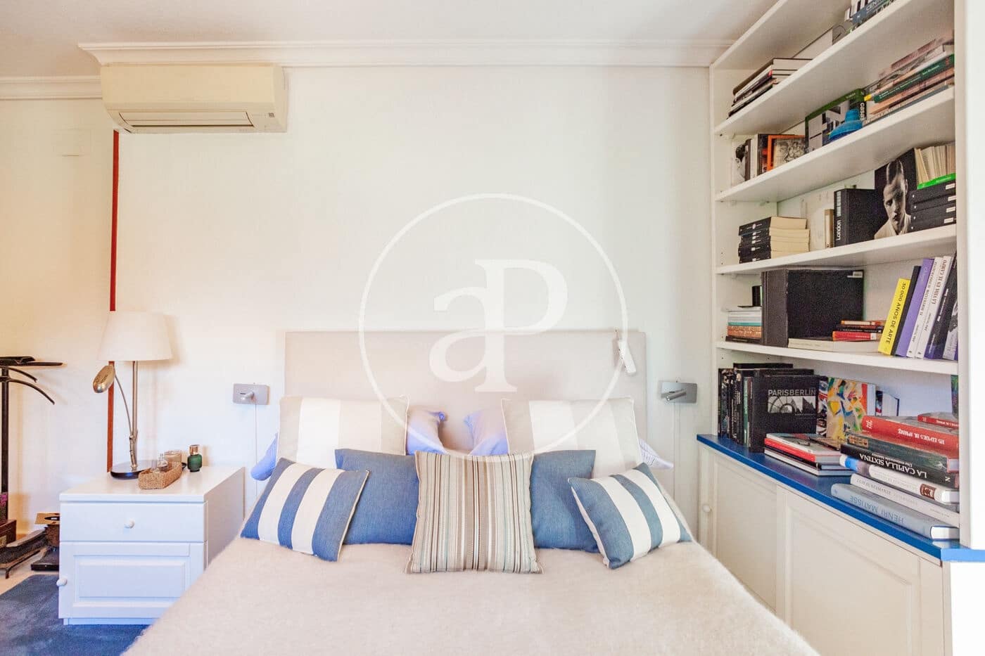 7 bedroom Villa for sale in Pozuelo de Alarcon with pool - € 1,650,000 (Ref: 9686443)