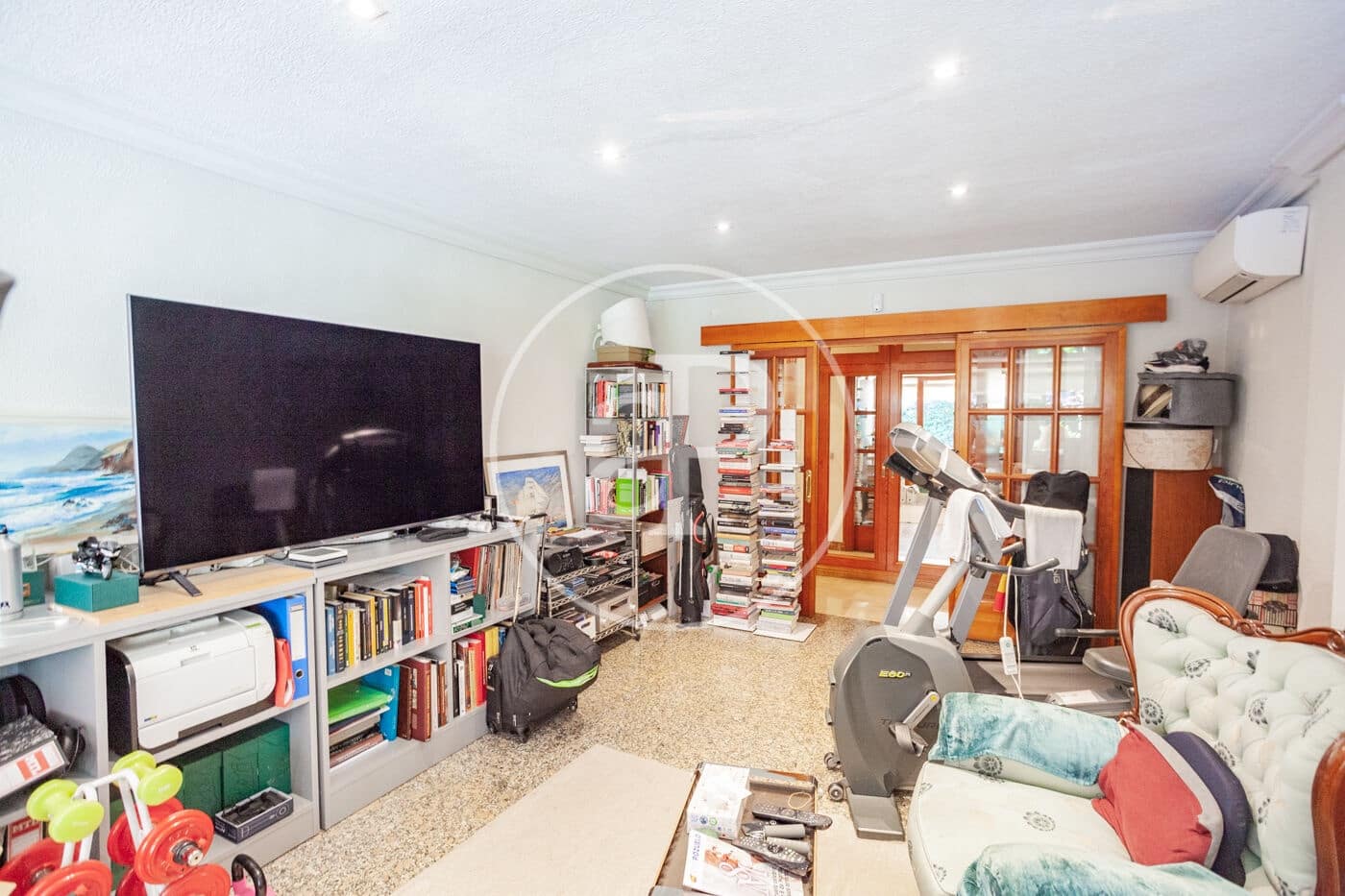 7 bedroom Villa for sale in Pozuelo de Alarcon with pool - € 1,650,000 (Ref: 9686443)