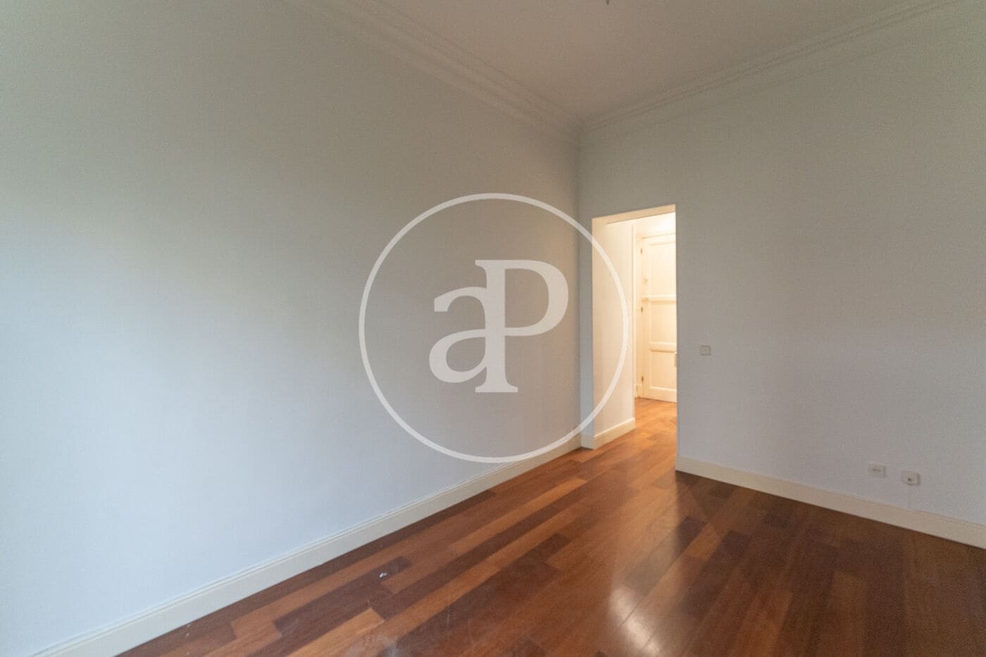 2 bedroom Apartment for rent in Madrid city - € 4,250 (Ref: 9686446)