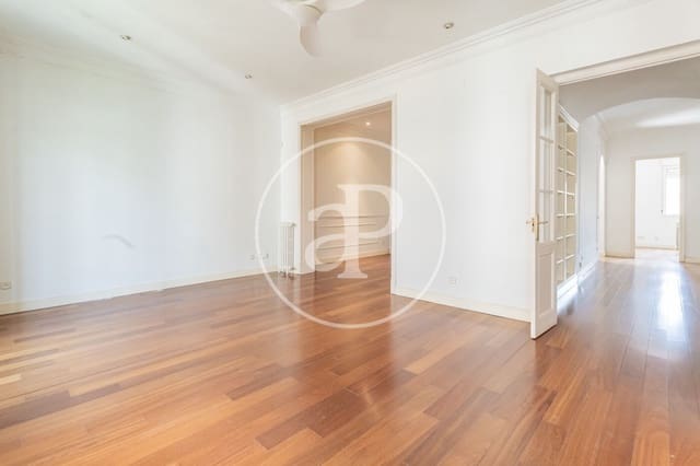 2 slaapkamer Appartement te huur in Almagro, Madrid stad - € 4.250 (Ref: 9686446)