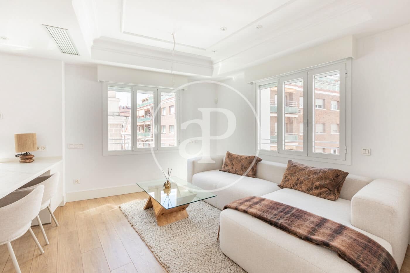 2 bedroom Apartment for rent in Madrid city with pool - € 3,300 (Ref: 9686448)