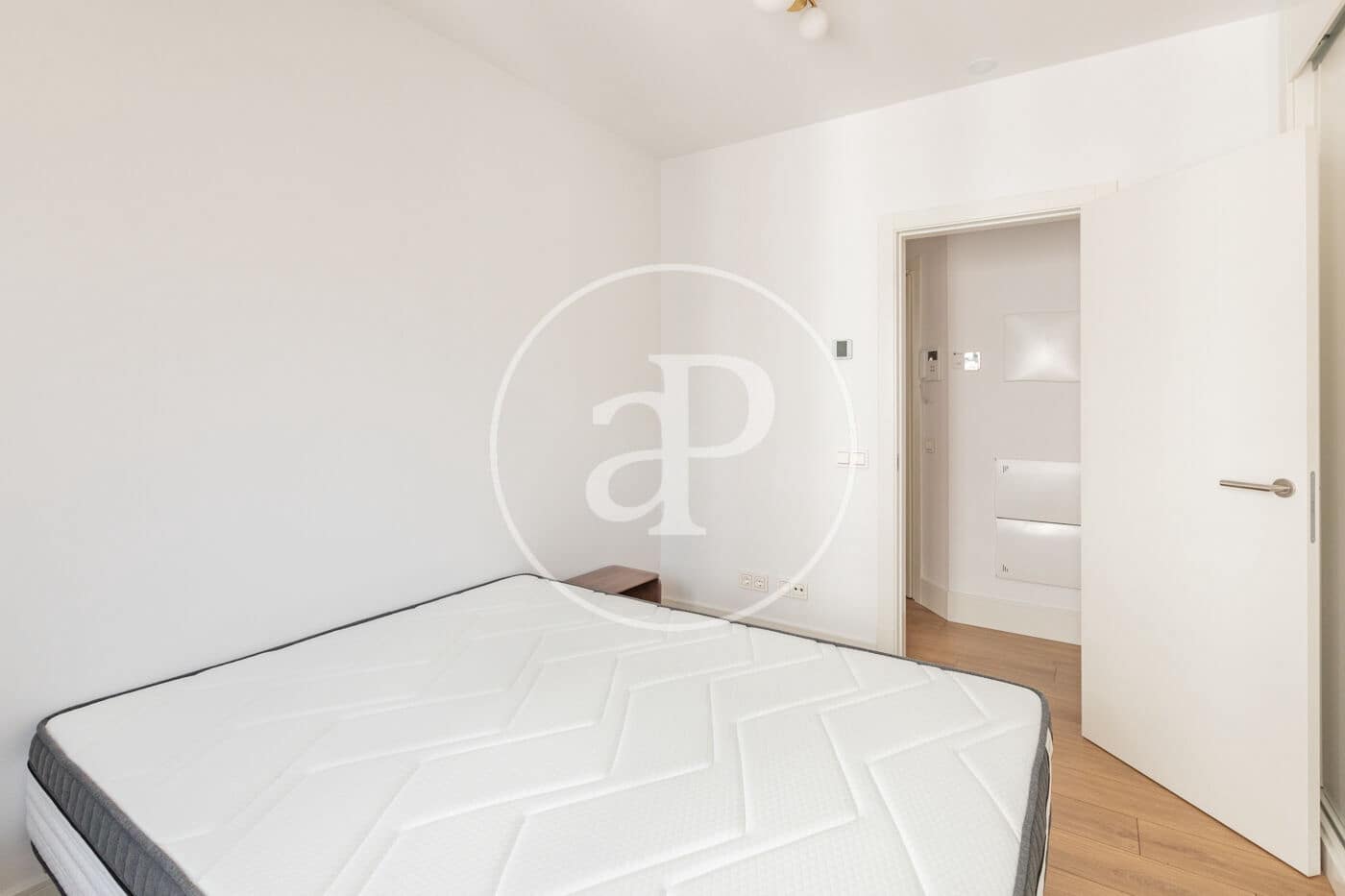 2 bedroom Apartment for rent in Madrid city with pool - € 3,300 (Ref: 9686448)