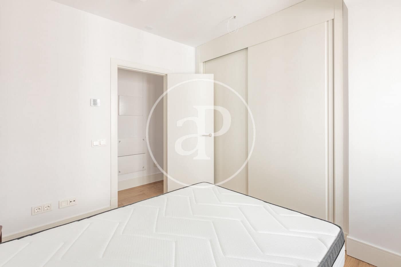 2 bedroom Apartment for rent in Madrid city with pool - € 3,300 (Ref: 9686448)
