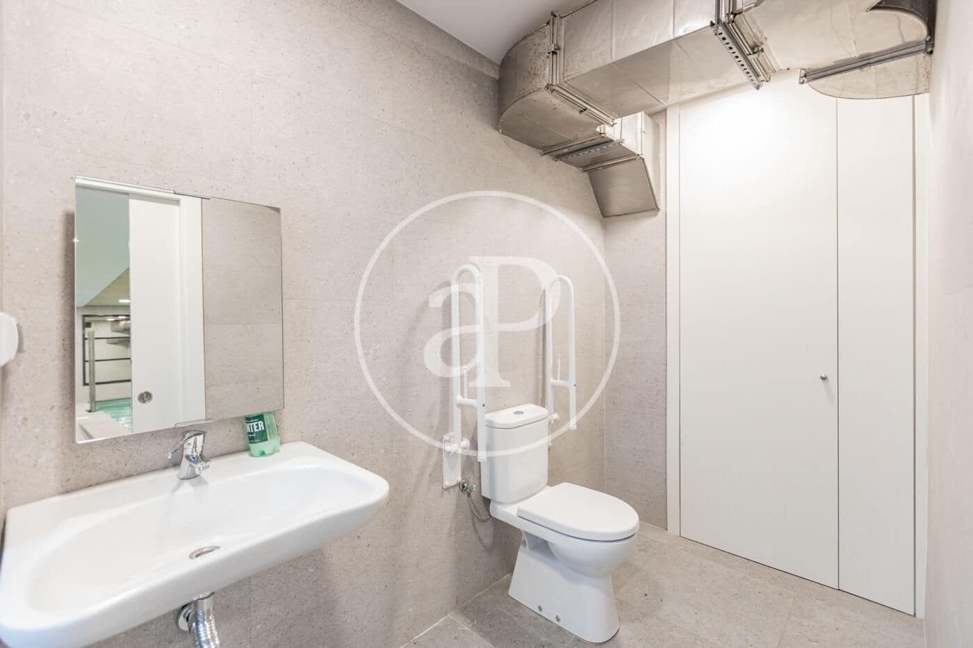 2 bedroom Apartment for rent in Madrid city with pool - € 3,300 (Ref: 9686448)