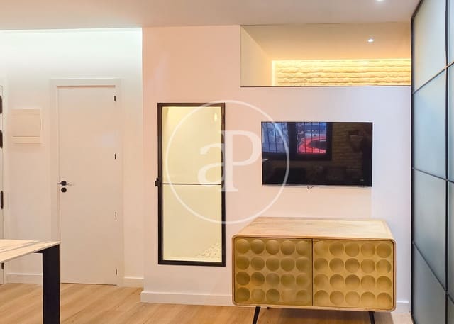 1 slaapkamer Appartement te huur in Imperial, Madrid stad - € 1.350 (Ref: 9690625)