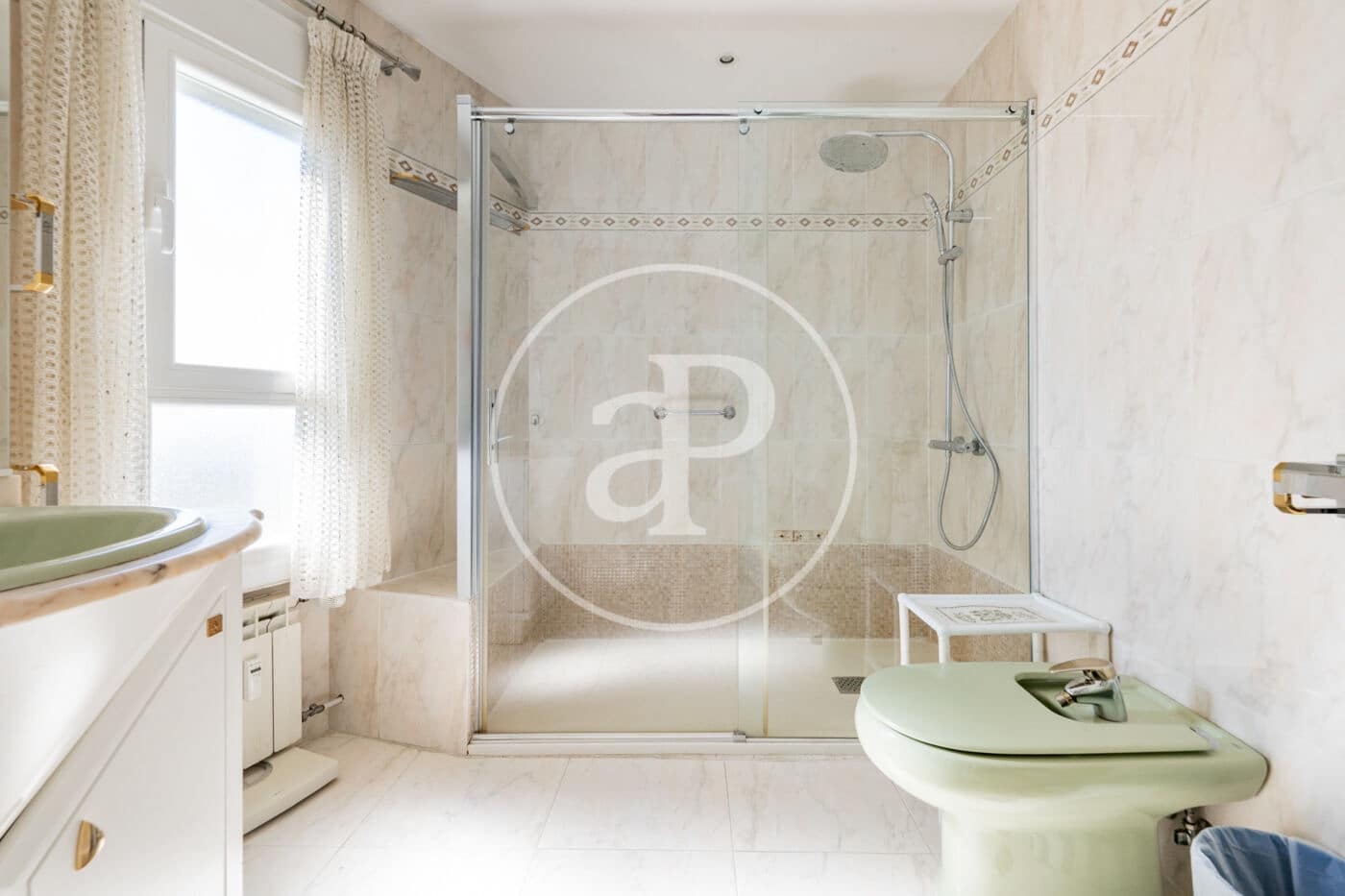 4 bedroom Apartment for sale in Madrid city with pool - € 1,350,000 (Ref: 9690631)