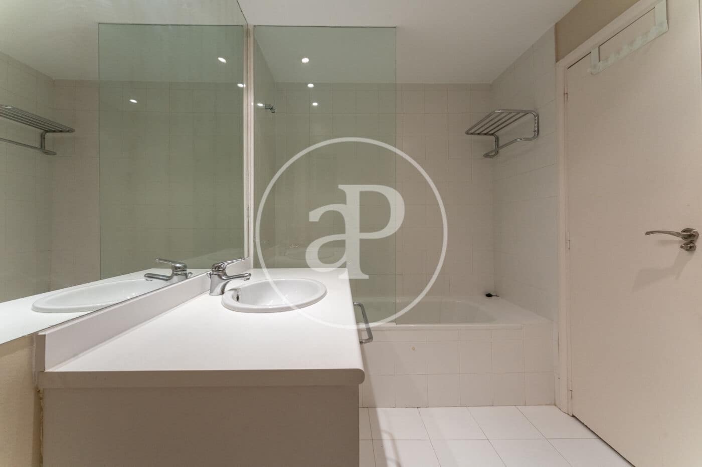 2 bedroom Apartment for rent in Madrid city - € 2,550 (Ref: 9695359)