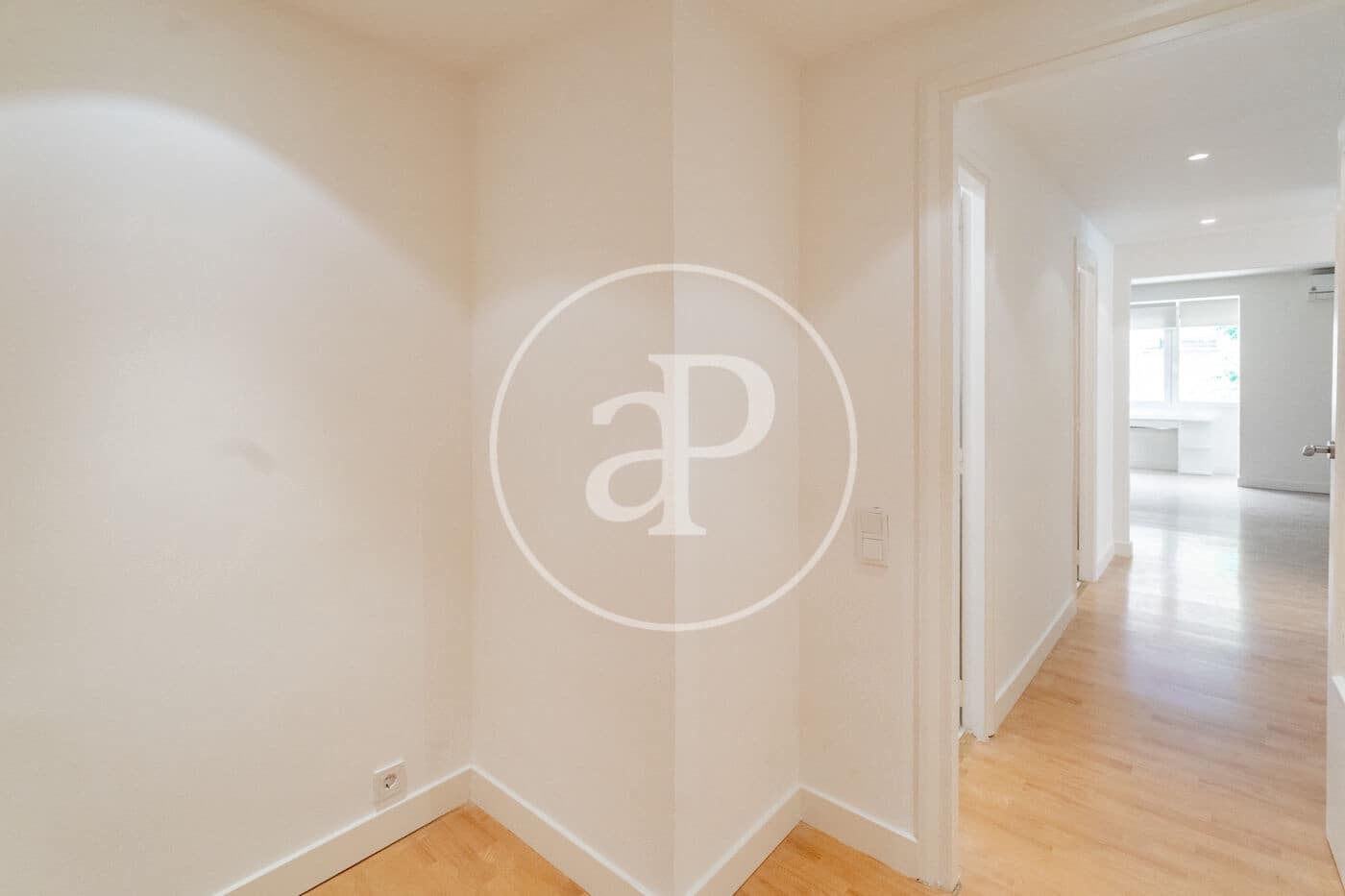 2 bedroom Apartment for rent in Madrid city - € 2,300 (Ref: 9695359)