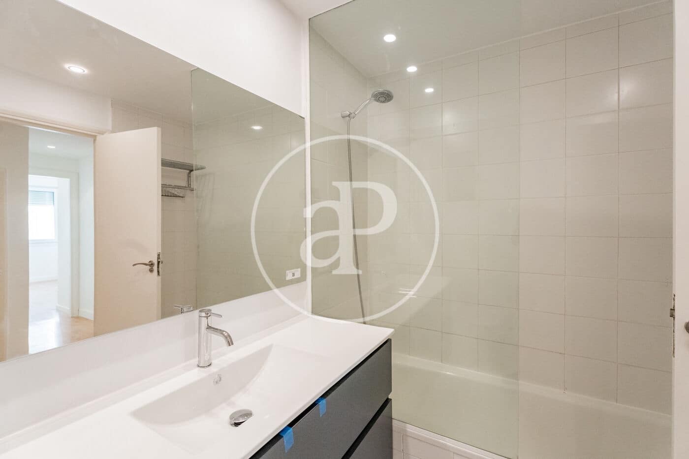 2 bedroom Apartment for rent in Madrid city - € 2,300 (Ref: 9695359)