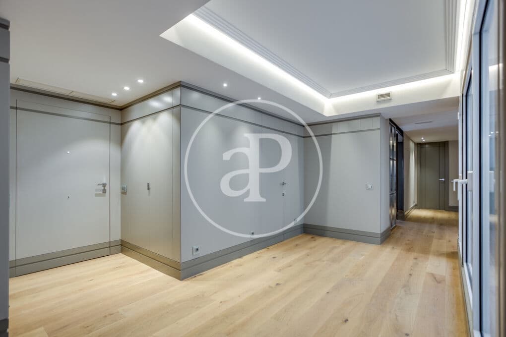 1 bedroom Apartment for rent in Madrid city - € 9,000 (Ref: 9695360)