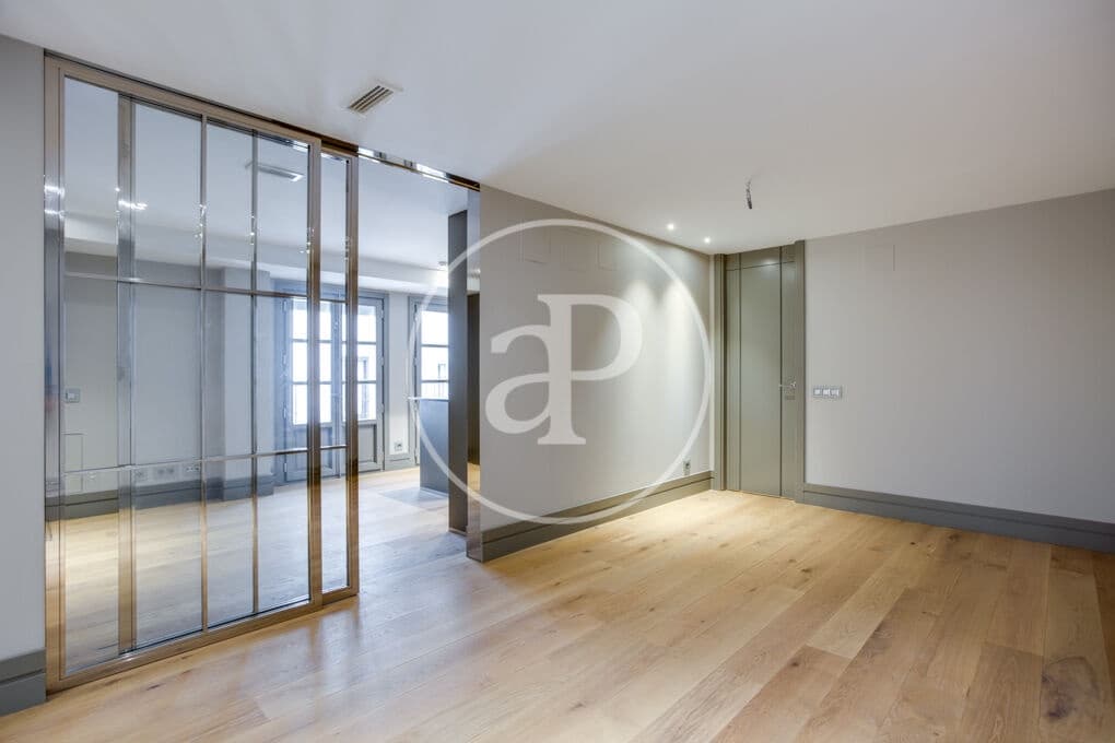 1 bedroom Apartment for rent in Madrid city - € 9,000 (Ref: 9695360)