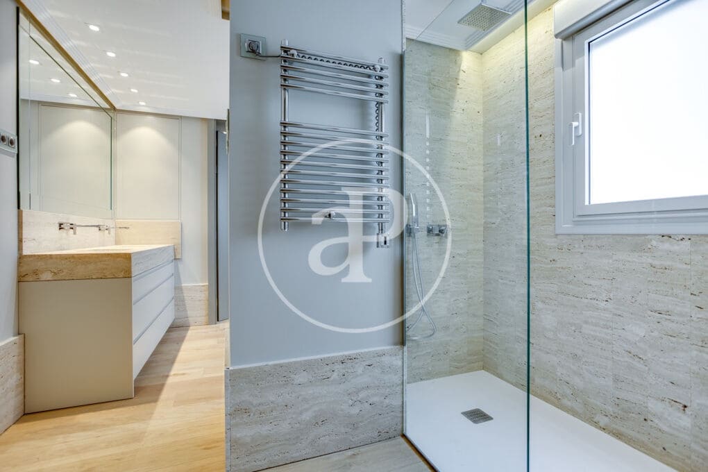 1 bedroom Apartment for rent in Madrid city - € 9,000 (Ref: 9695360)