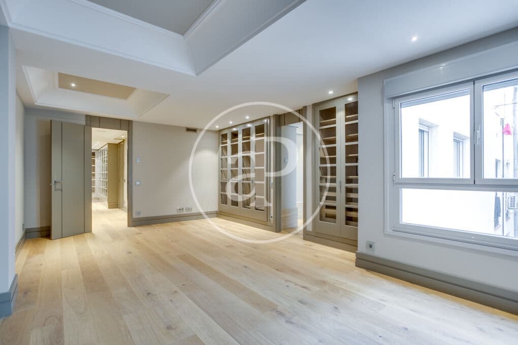 1 bedroom Apartment for rent in Madrid city - € 9,000 (Ref: 9695360)