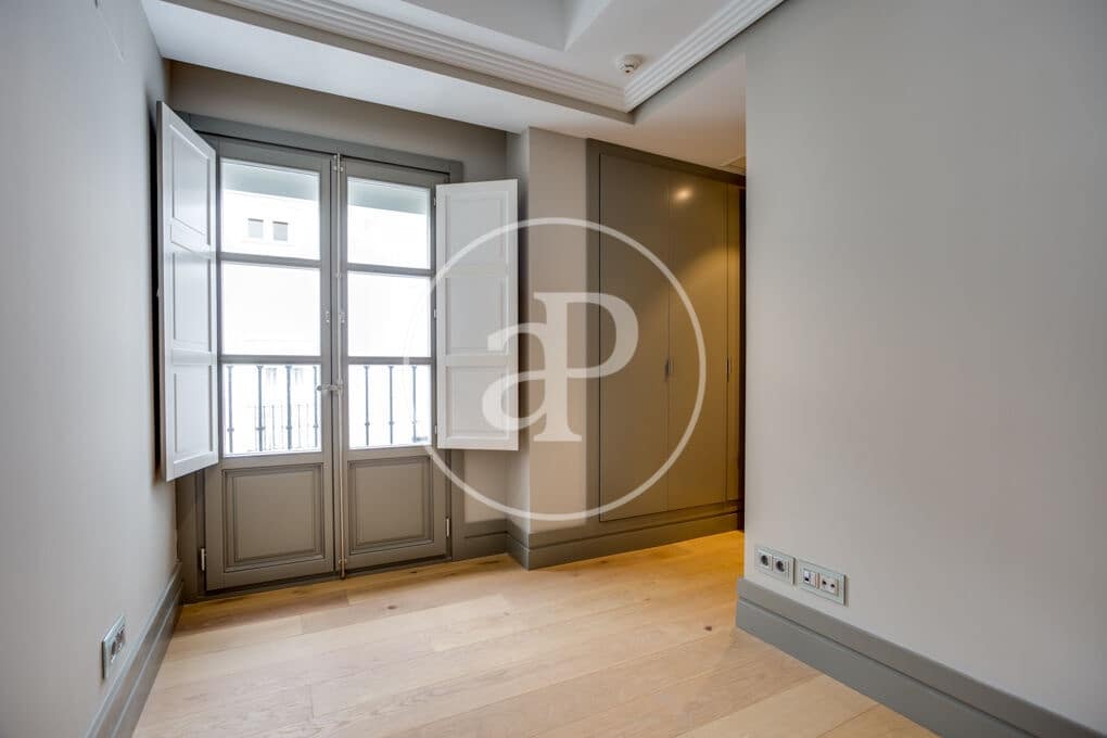 1 bedroom Apartment for rent in Madrid city - € 9,000 (Ref: 9695360)