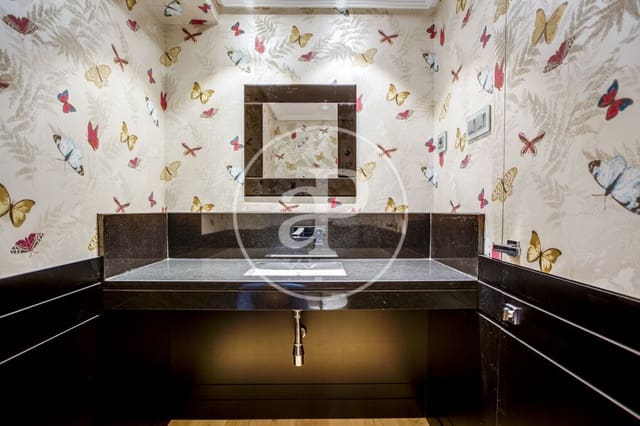 Apartamento de 1 habitación en Jerónimos, Madrid ciudad en alquiler con garaje - 9.000 € (Ref: 9695360)