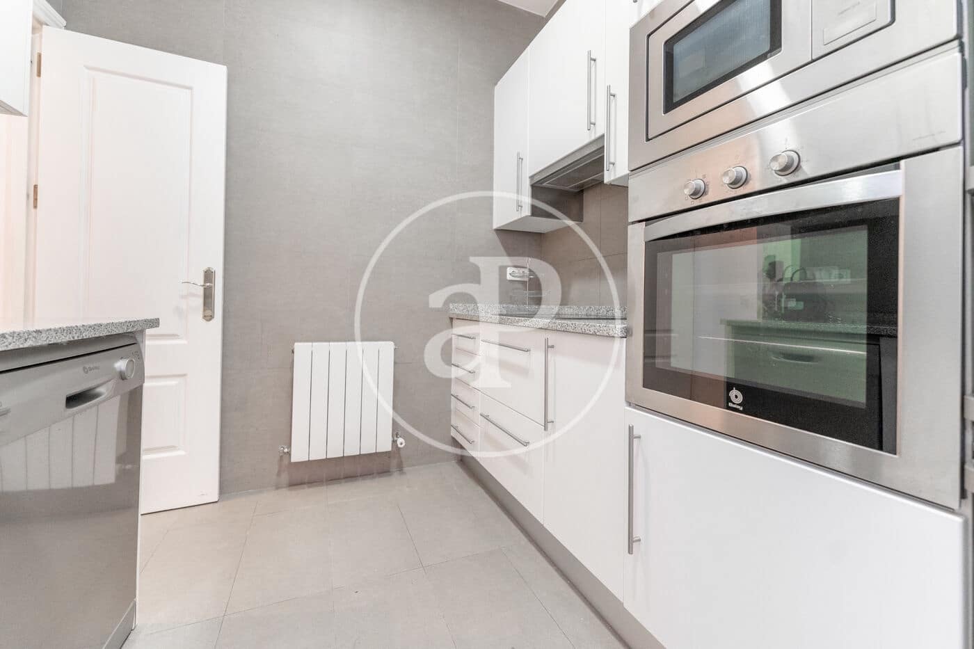 3 bedroom Apartment for rent in Madrid city - € 3,960 (Ref: 9695361)