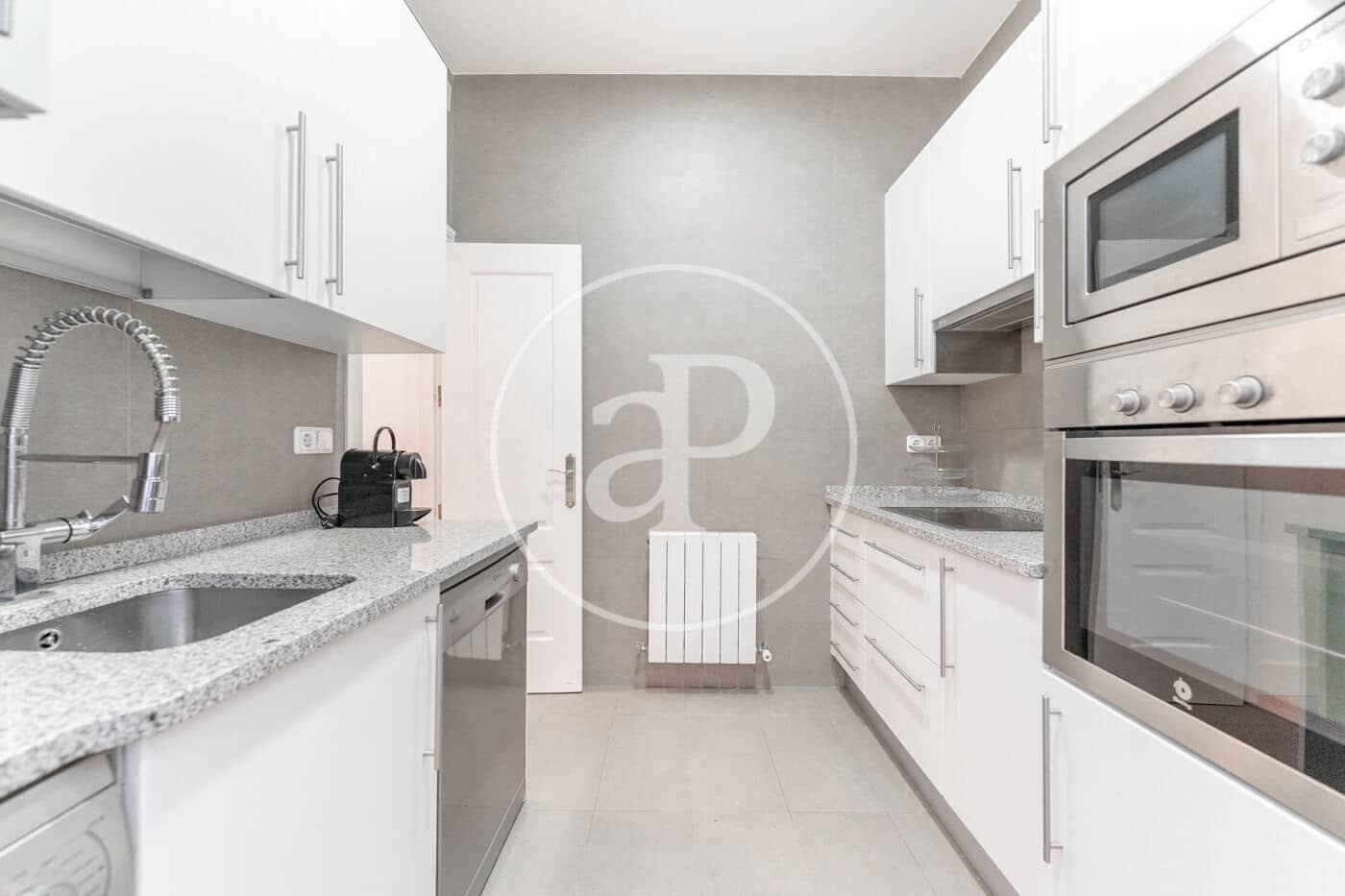 Apartamento de 3 habitaciones en Madrid ciudad en alquiler - 3.960 € (Ref: 9695361)