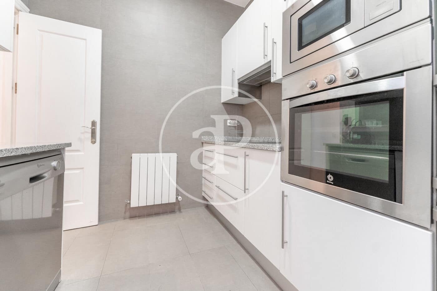 Apartamento de 3 habitaciones en Madrid ciudad en alquiler - 3.960 € (Ref: 9695361)
