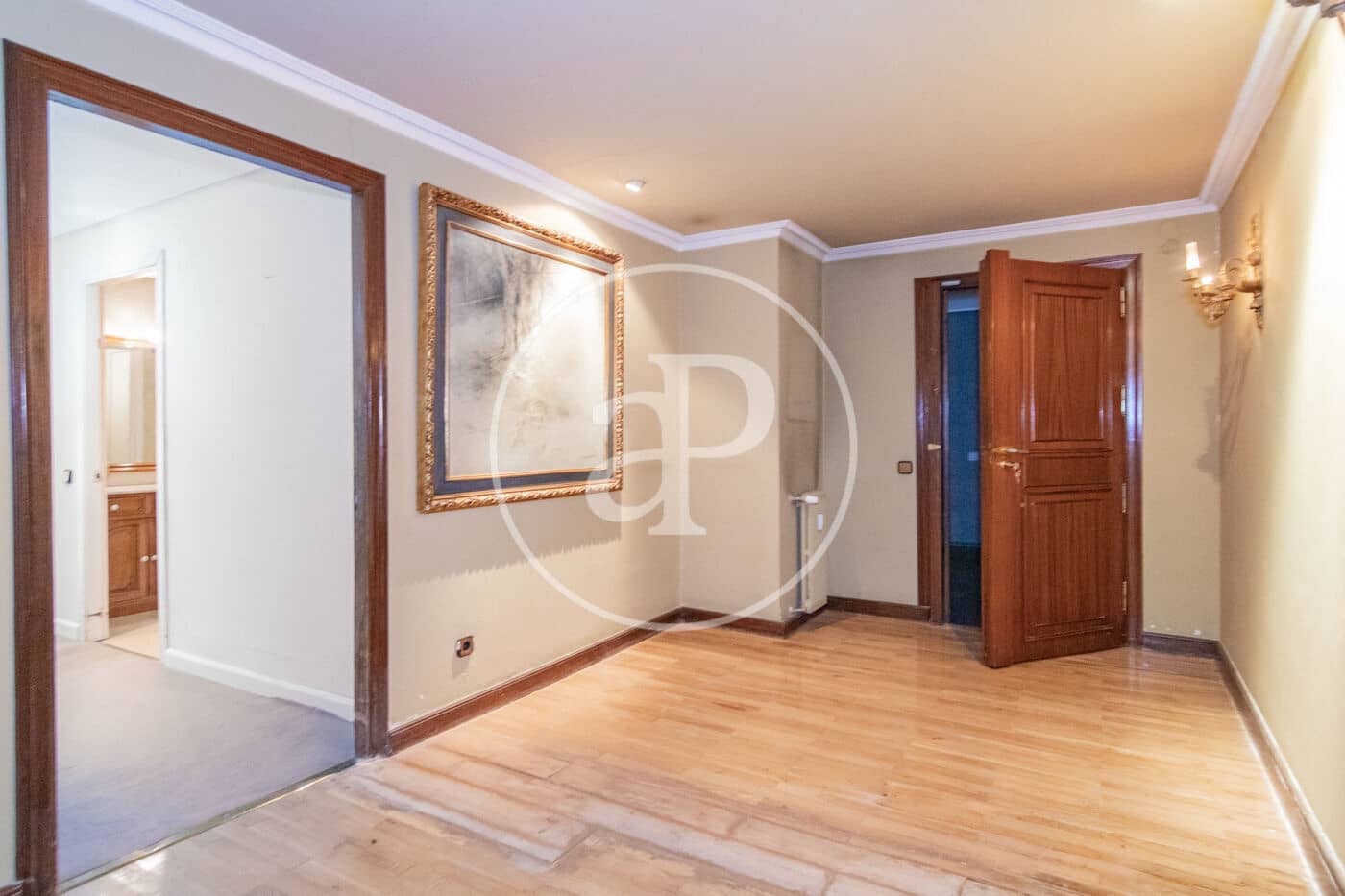 5 bedroom Apartment for sale in Madrid city - € 3,500,000 (Ref: 9698837)