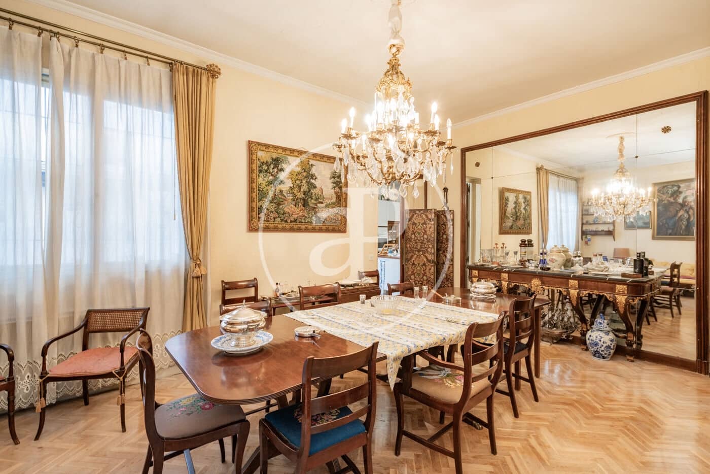 6 bedroom Apartment for sale in Madrid city - € 2,350,000 (Ref: 9698838)