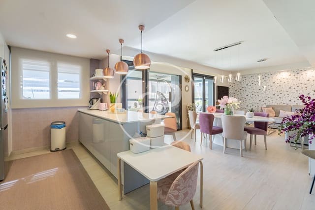 4 bedroom Apartment for sale in Boadilla del Monte - € 999,000 (Ref: 9698843)