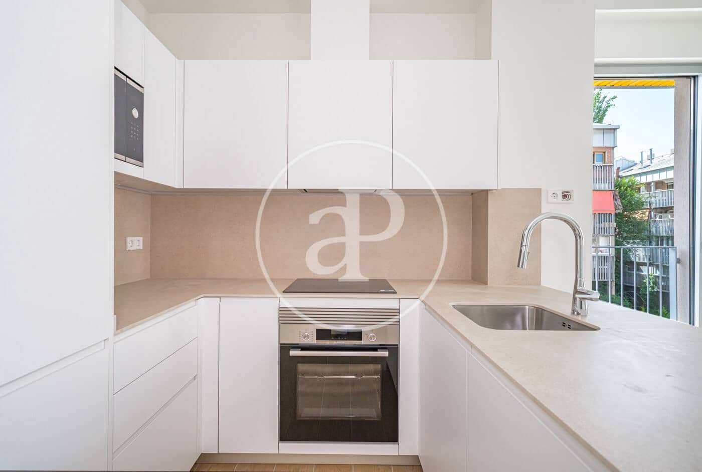 Apartamento en Madrid ciudad en venta con piscina - 850.000 € (Ref: 9698844)