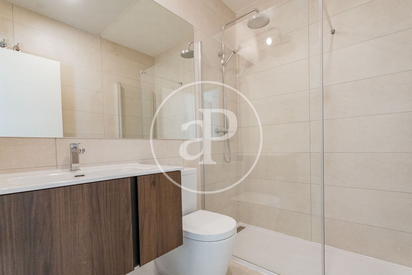 Apartment for sale in Madrid city with pool - € 850,000 (Ref: 9698844)
