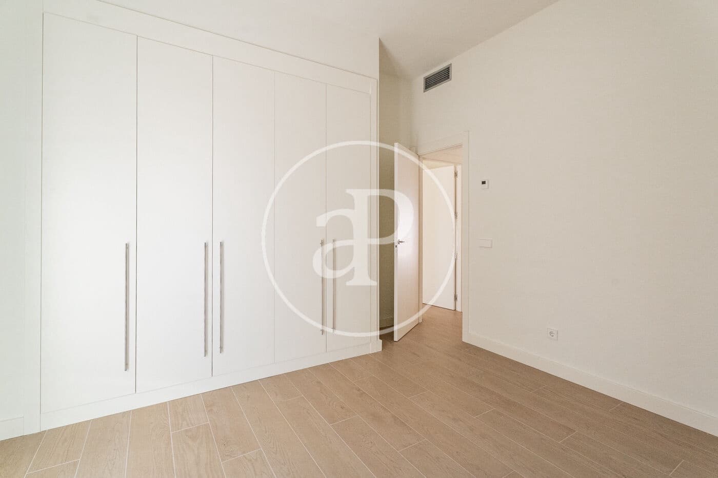 Apartment for sale in Madrid city with pool - € 850,000 (Ref: 9698844)