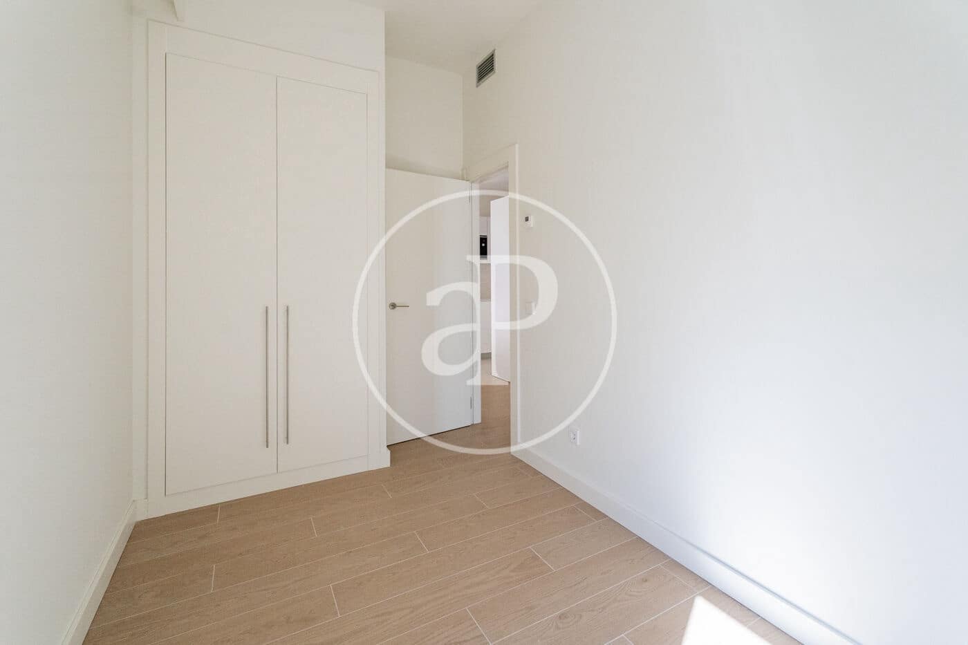 Apartment for sale in Madrid city with pool - € 850,000 (Ref: 9698844)