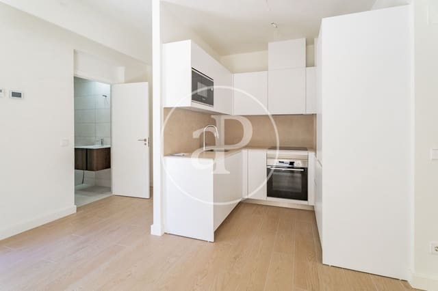 Appartement te koop in San Juan Bautista, Madrid stad met zwembad - € 850.000 (Ref: 9698844)