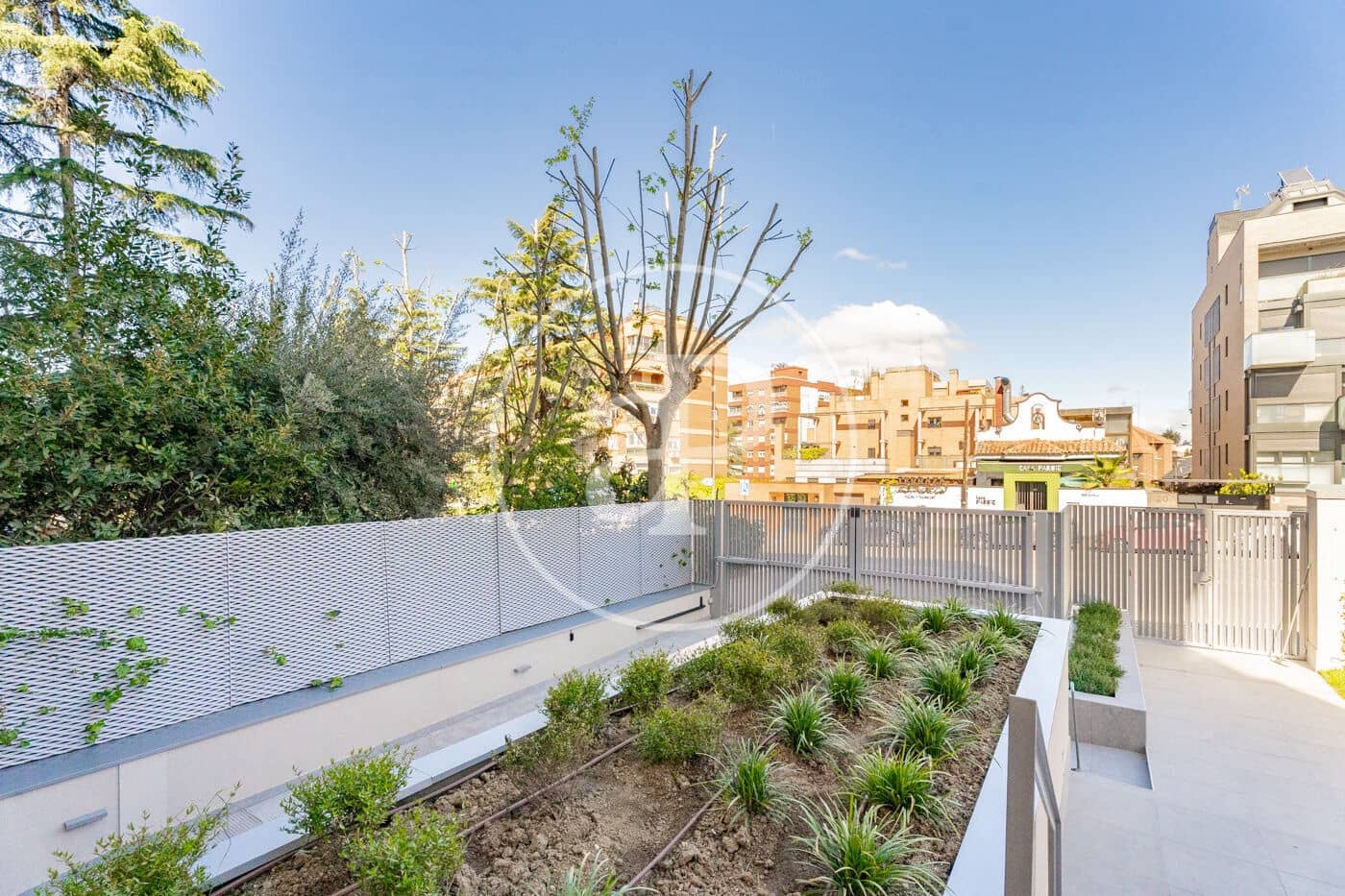 Apartment for sale in Madrid city with pool - € 850,000 (Ref: 9698844)
