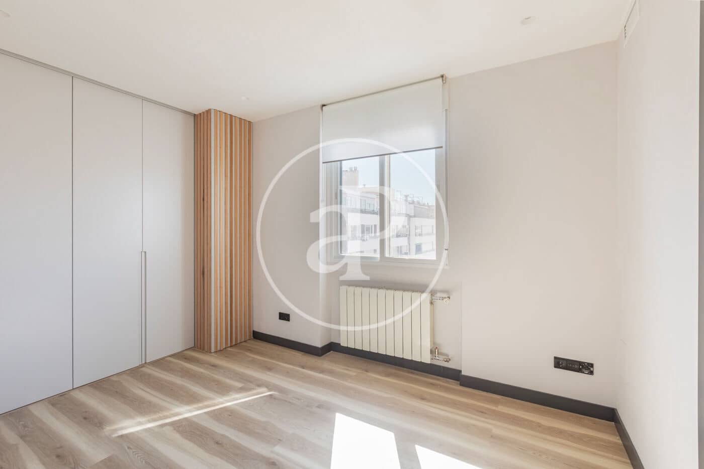 1 sypialnia Apartament na sprzedaż w Miasto Madryt z basenem - 899 000 € (Ref: 9698846)