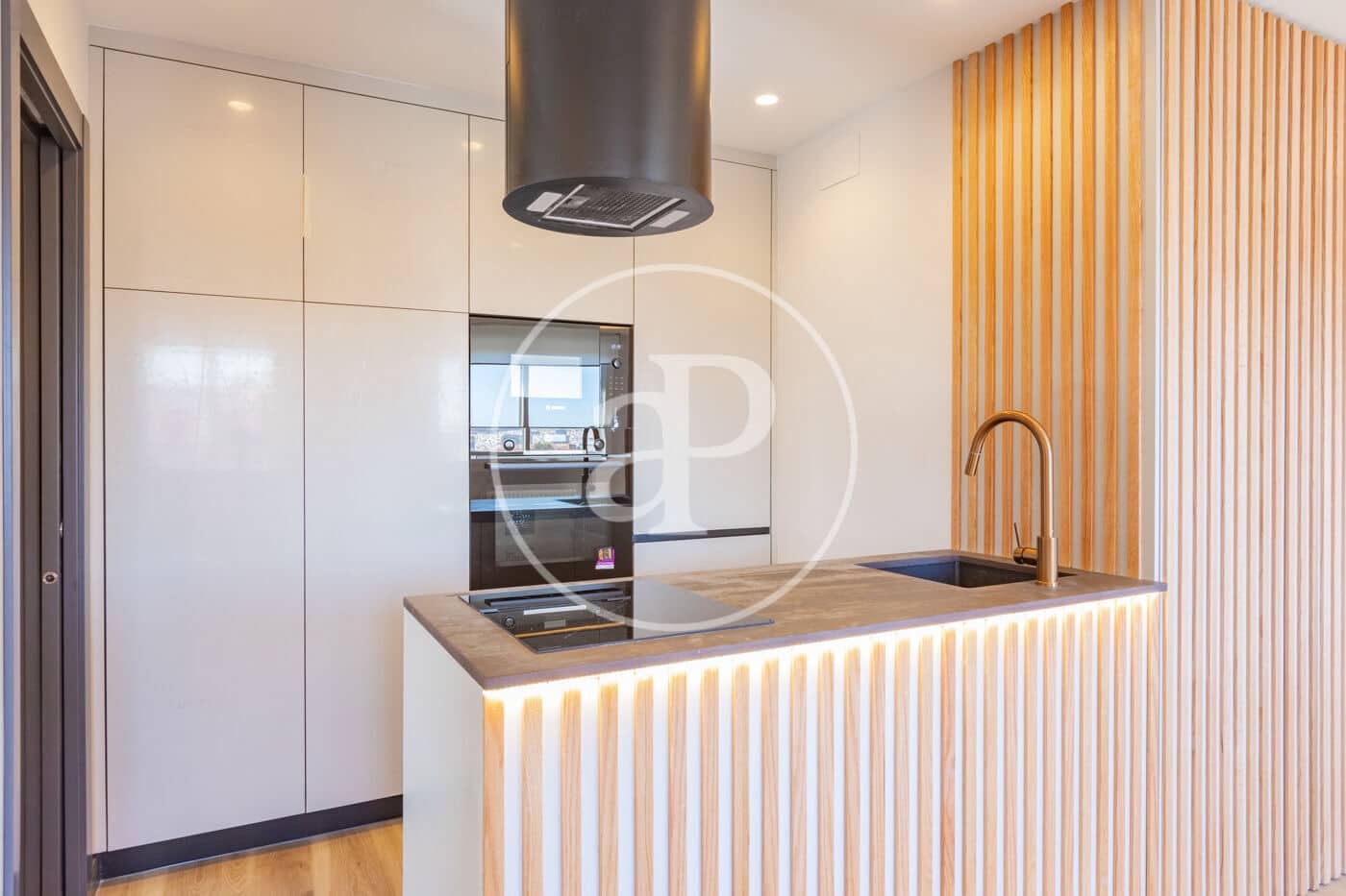 1 sypialnia Apartament na sprzedaż w Miasto Madryt z basenem - 899 000 € (Ref: 9698846)