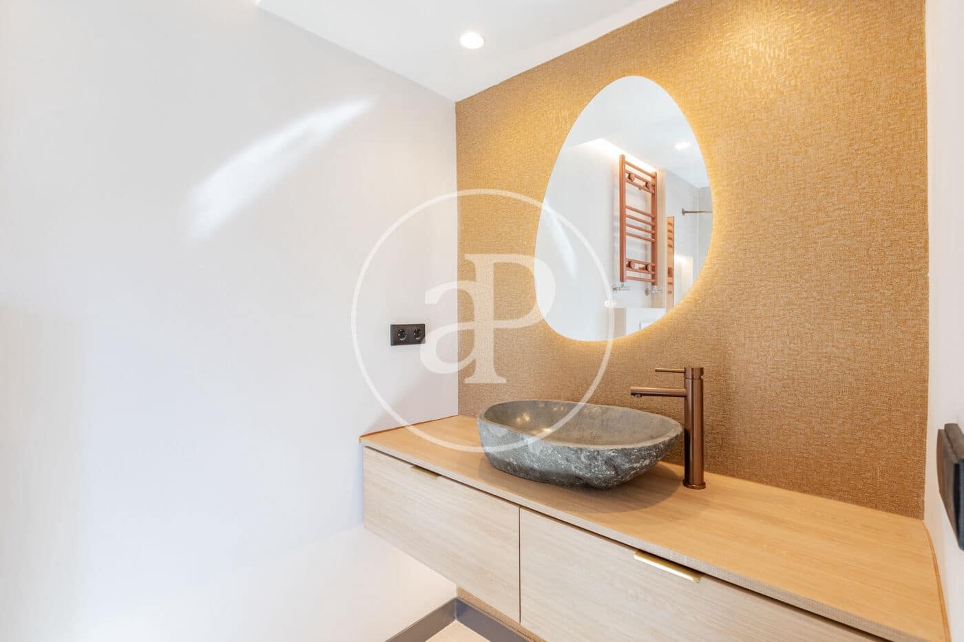 1 sypialnia Apartament na sprzedaż w Miasto Madryt z basenem - 899 000 € (Ref: 9698846)