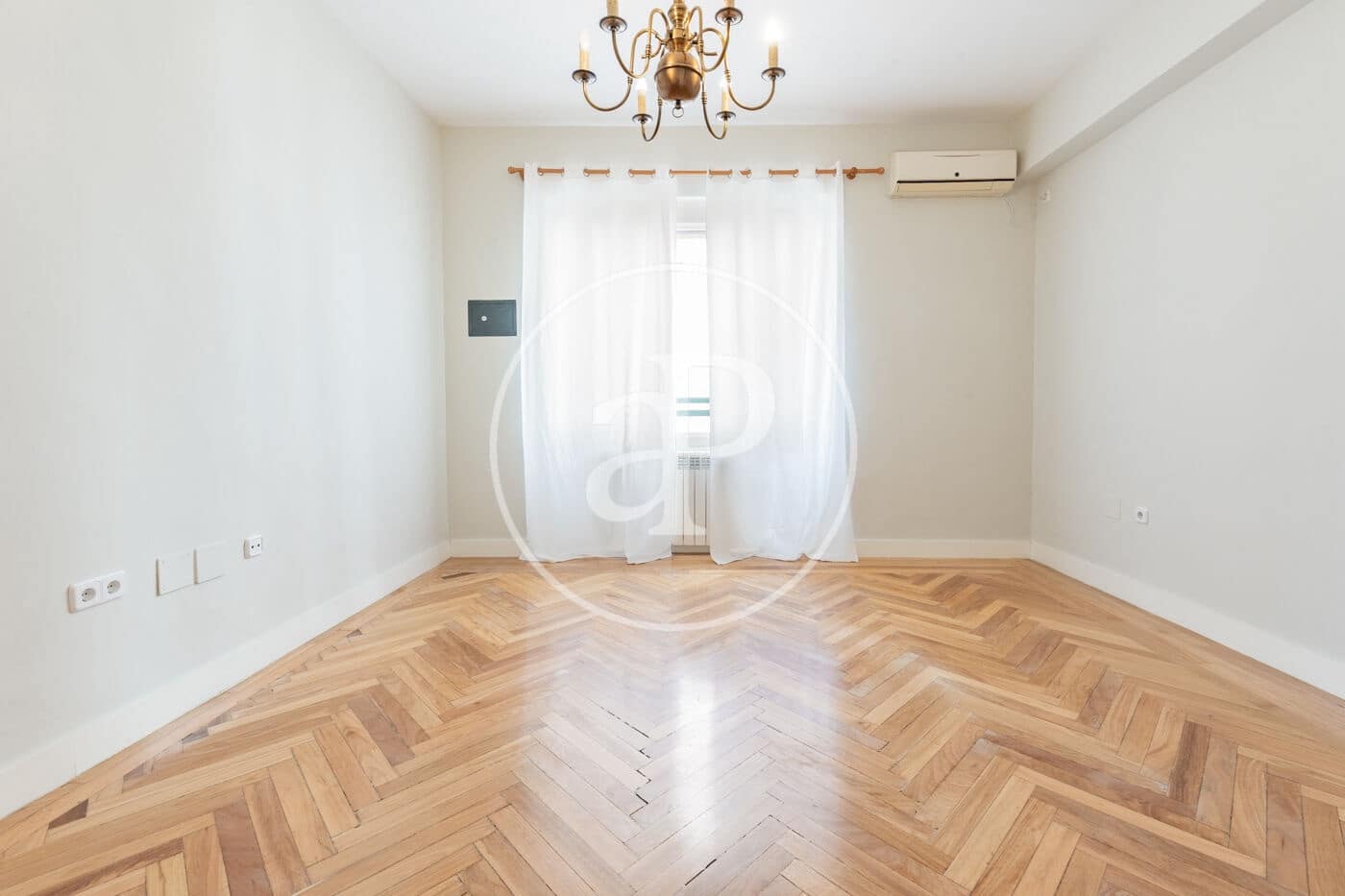 2 slaapkamer Appartement te koop in Madrid stad - € 970.000 (Ref: 9701643)