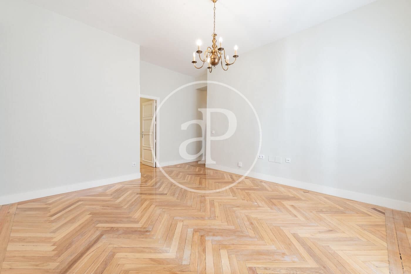 2 slaapkamer Appartement te koop in Madrid stad - € 970.000 (Ref: 9701643)