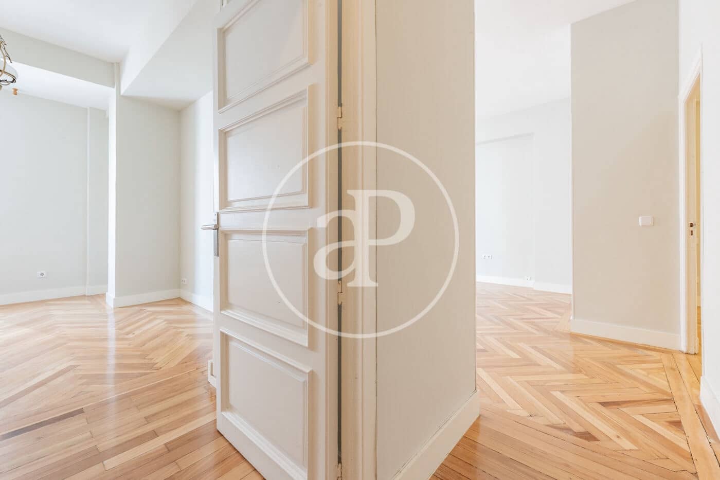 2 slaapkamer Appartement te koop in Madrid stad - € 970.000 (Ref: 9701643)
