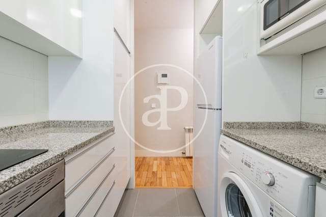 2 slaapkamer Appartement te koop in Castellana, Madrid stad - € 970.000 (Ref: 9701643)