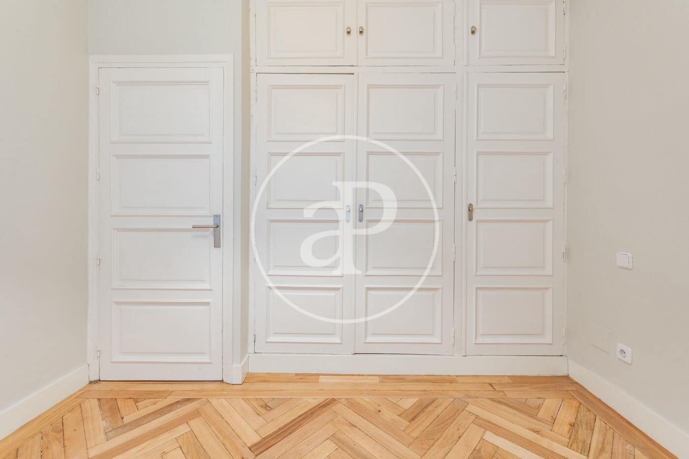 2 slaapkamer Appartement te koop in Madrid stad - € 970.000 (Ref: 9701643)