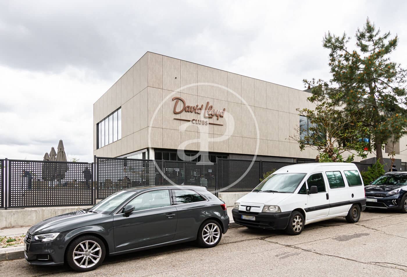 5 bedroom Villa for sale in Madrid city with pool - € 4,150,000 (Ref: 9701644)