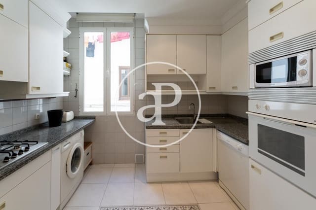 2 camera da letto Appartamento da affittare in Universidad, Madrid città - 1.950 € (Rif: 9701647)