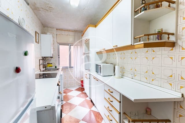 5 bedroom Apartment for sale in Ventas, Madrid city - € 625,000 (Ref: 9711982)