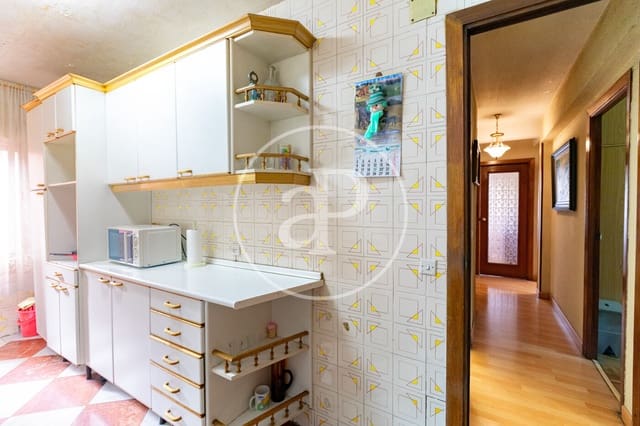 5 bedroom Apartment for sale in Ventas, Madrid city - € 625,000 (Ref: 9711982)