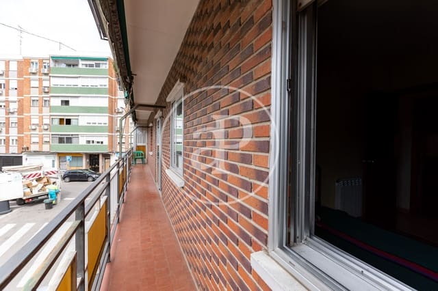 5 bedroom Apartment for sale in Ventas, Madrid city - € 625,000 (Ref: 9711982)