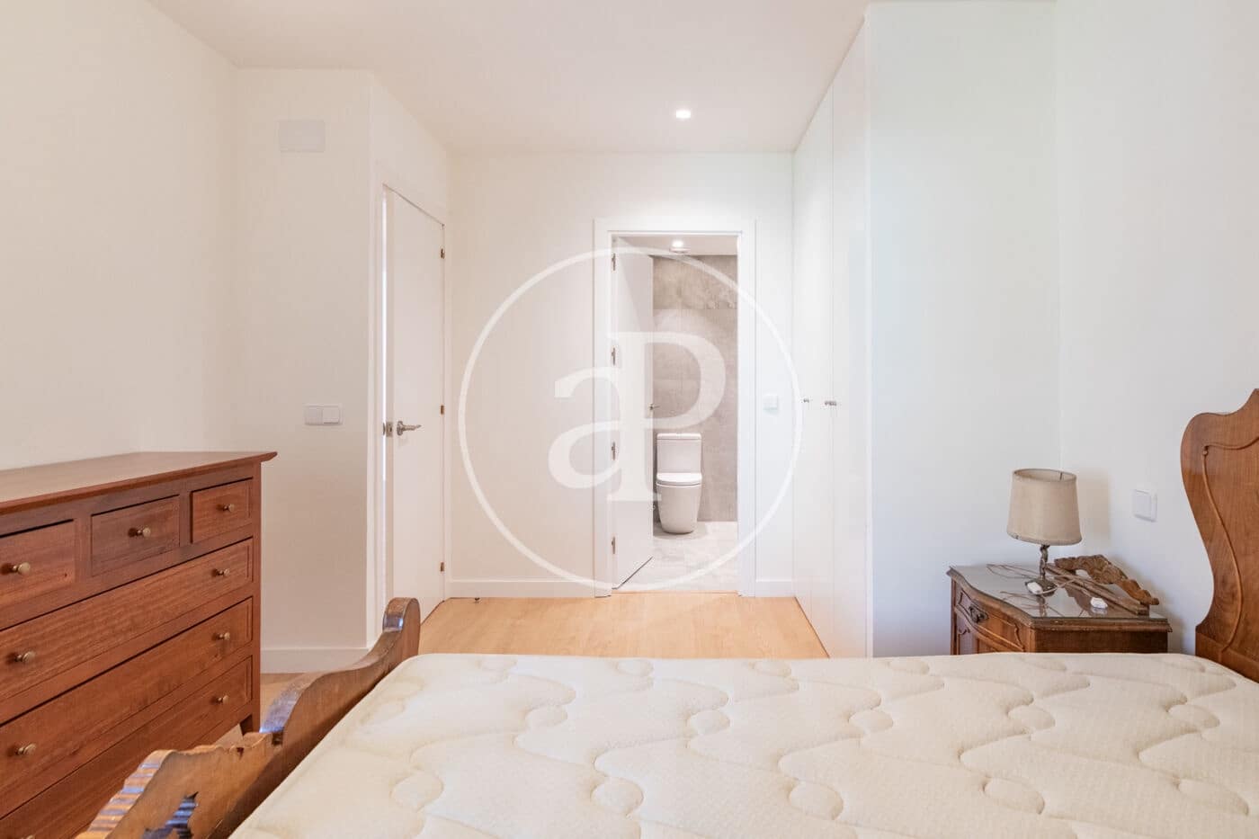 2 slaapkamer Appartement te huur in Madrid stad - € 1.900 (Ref: 9711984)