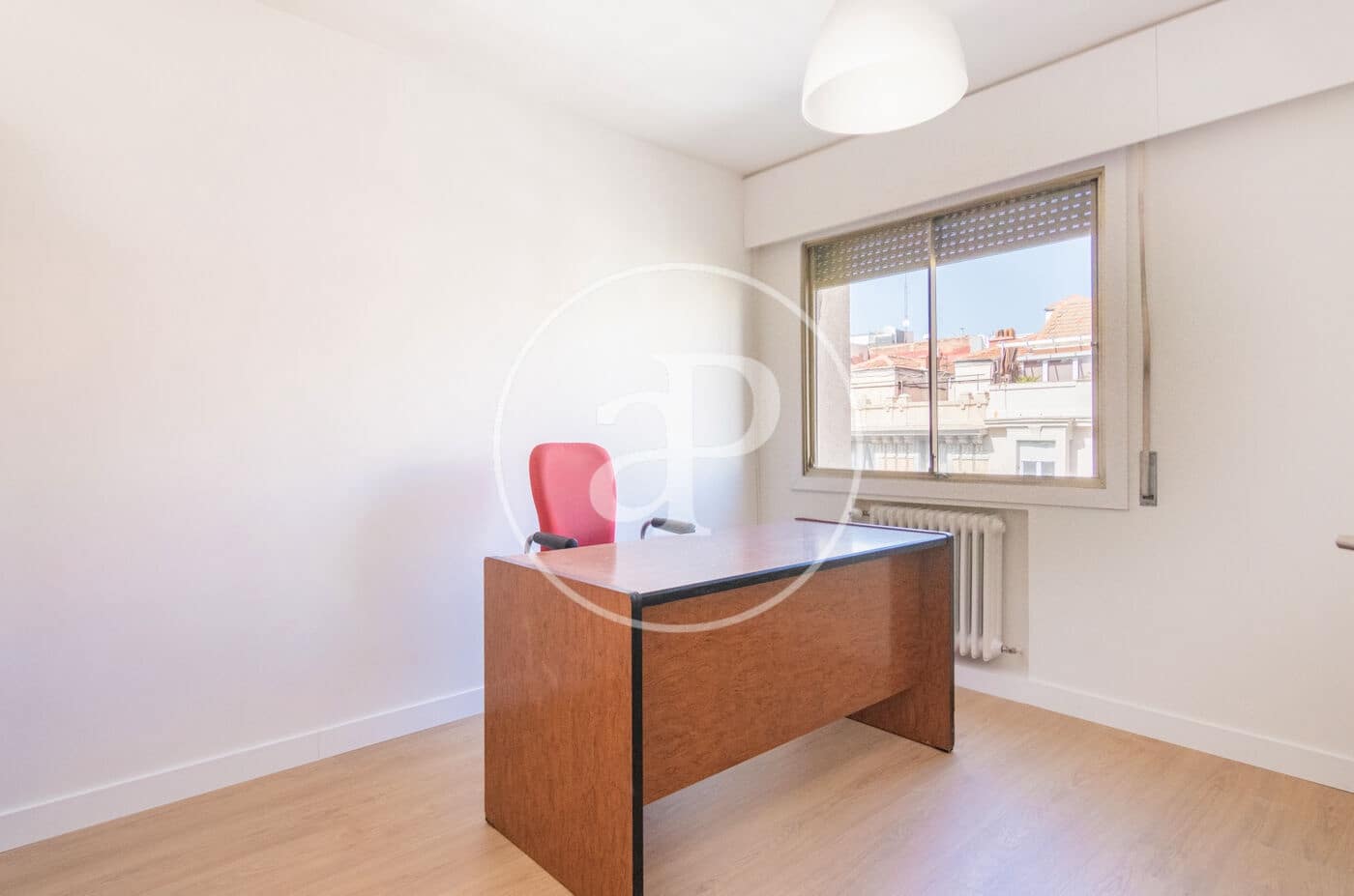 2 slaapkamer Appartement te huur in Madrid stad - € 1.900 (Ref: 9711984)