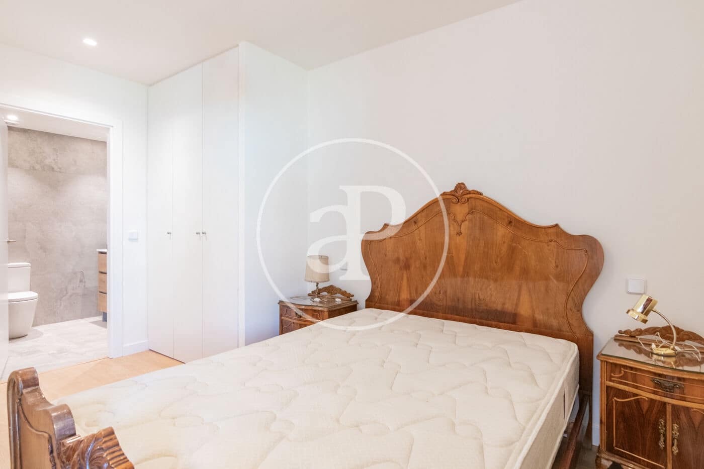 2 slaapkamer Appartement te huur in Madrid stad - € 1.900 (Ref: 9711984)
