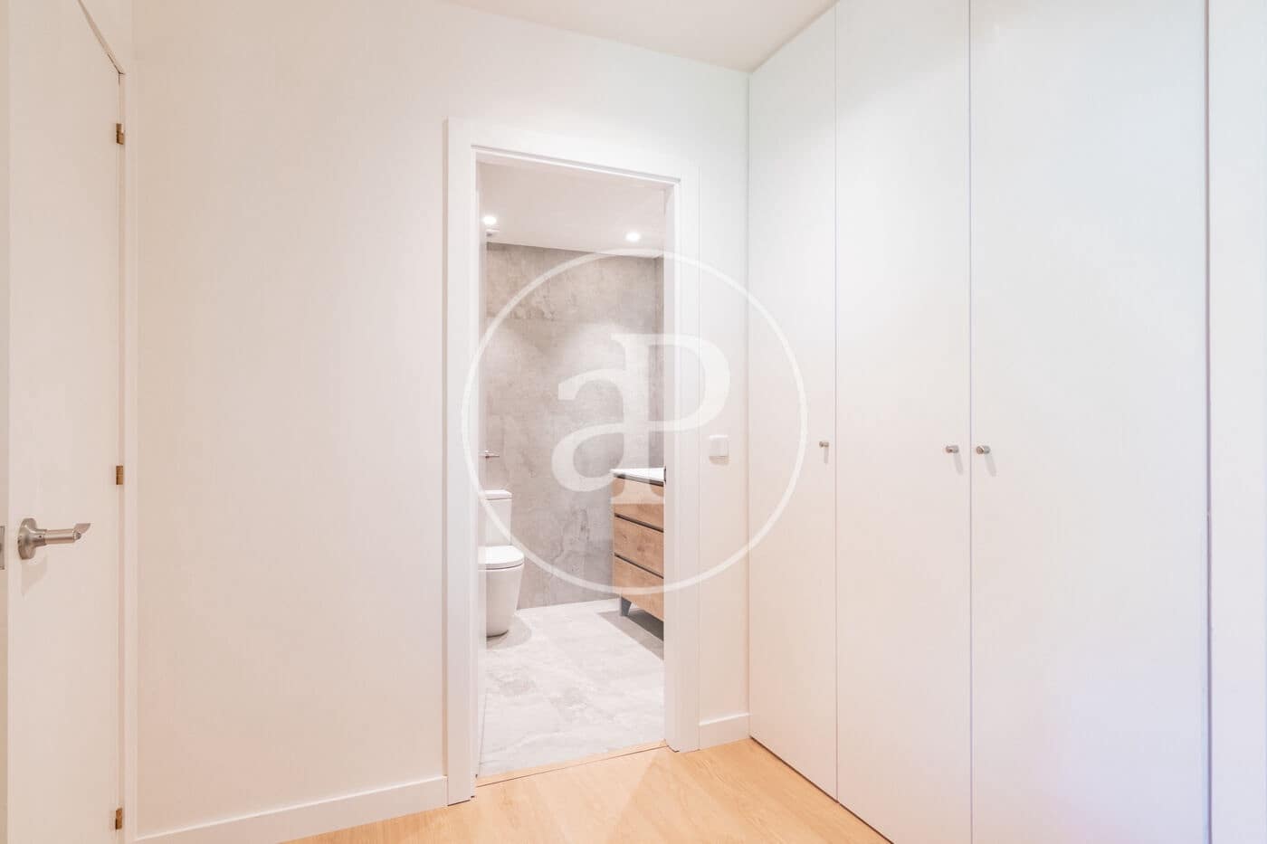 2 slaapkamer Appartement te huur in Madrid stad - € 1.900 (Ref: 9711984)