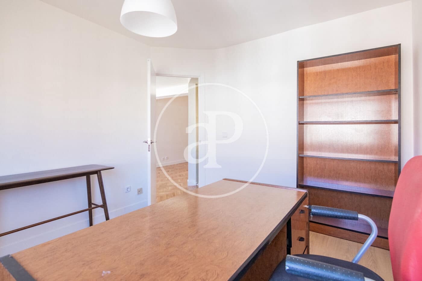 2 slaapkamer Appartement te huur in Madrid stad - € 1.900 (Ref: 9711984)